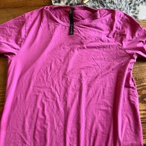 Men’s pink lululemon shirt